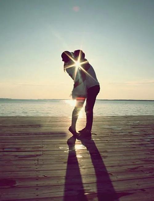 女朋友提出分手高情商回答,提分手的女友还在朋友圈点赞