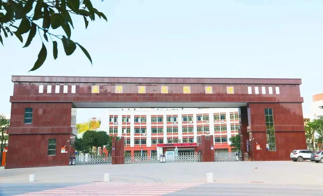 校园足球｜五华县高级中学：孔玲、温丽梅：没有我们拿不下的比赛