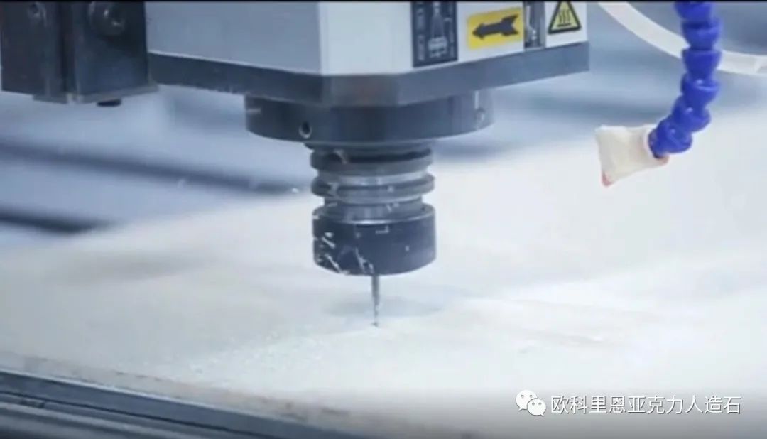 什么是人造晶体,什么是亚克力玻璃