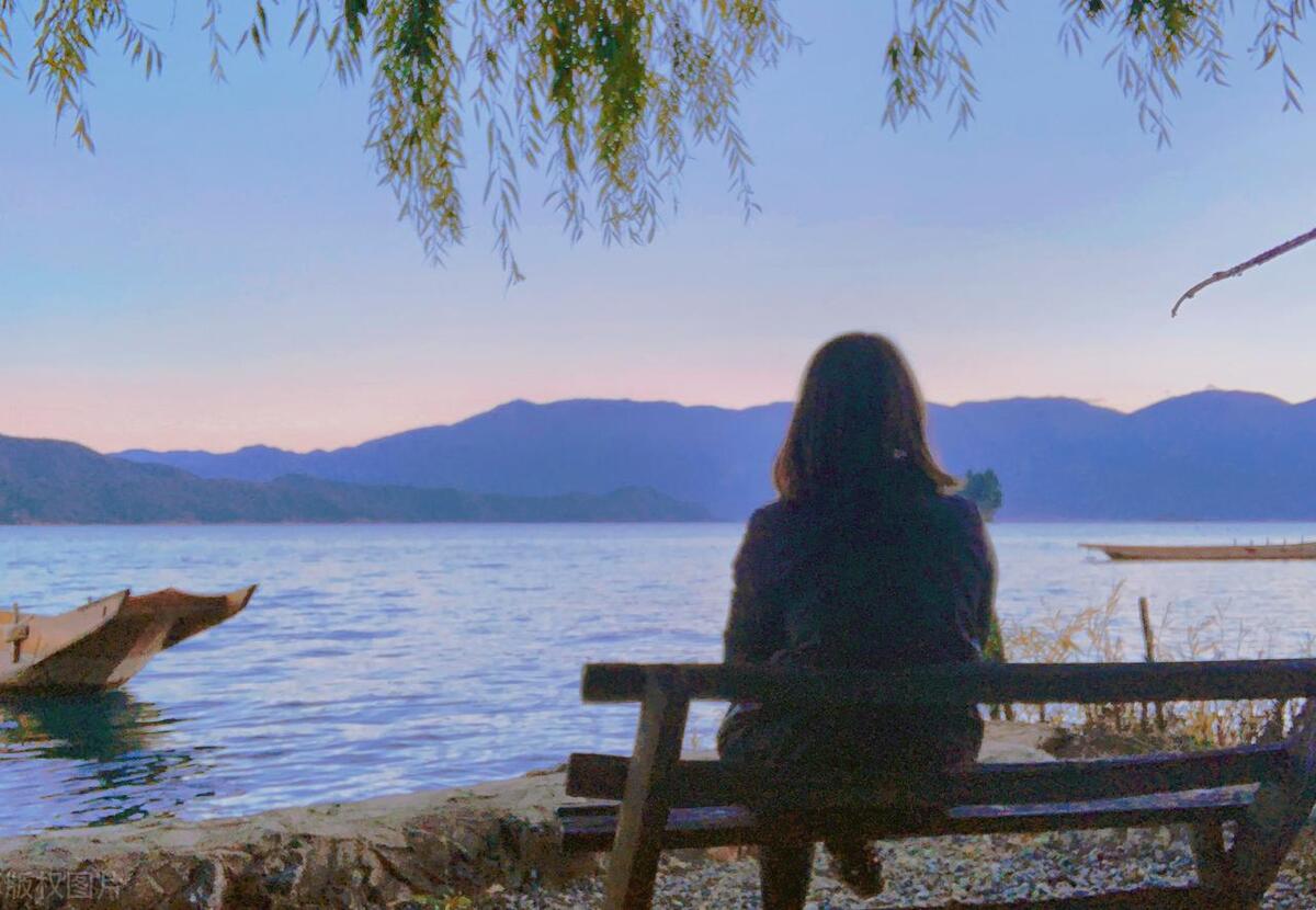 要知道没钱时的卑微和无助,没钱的日子要学会沉默