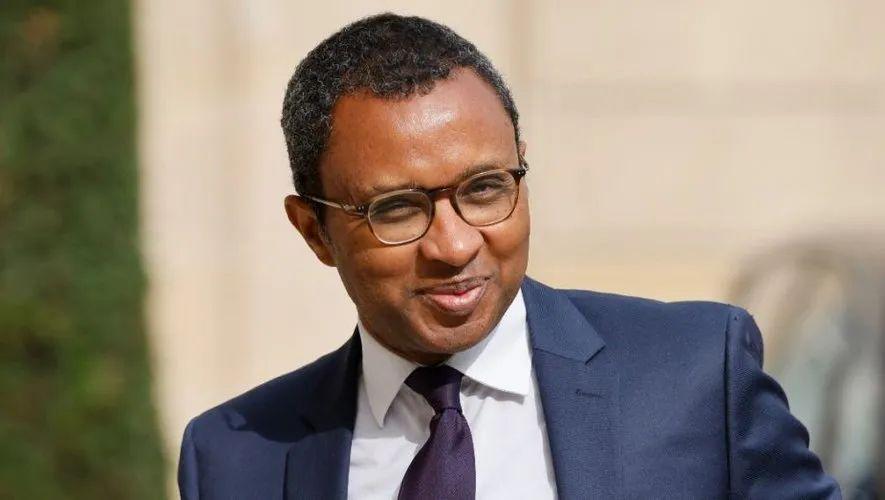 高卢雄鸡变为高卢乌鸦,高卢雄鸡变为高卢乌鸦多少年