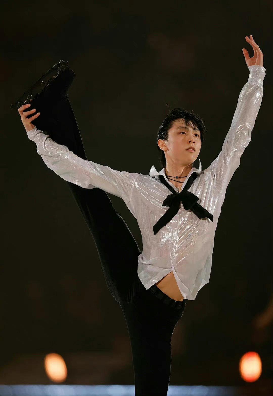 羽生结弦考斯滕黑金图片,羽生结弦黑金考斯滕哪场比赛