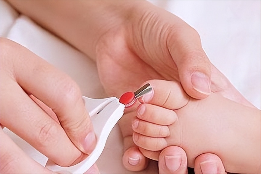 小脚趾指甲两瓣的人是什么来历,小脚趾指甲分两瓣是什么说法