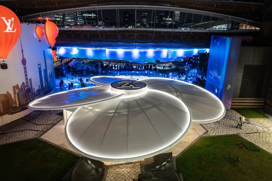 “Let’sGlowWell.寻极光耀心光”在前滩太古里邂逅浪漫极光