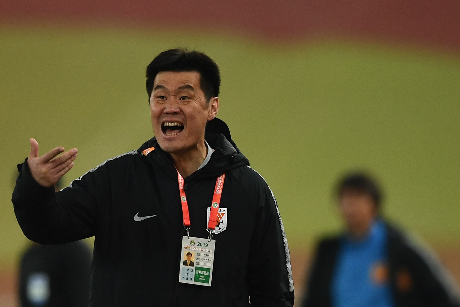 青岛足球教练李霄鹏,李霄鹏鲁能换帅视频