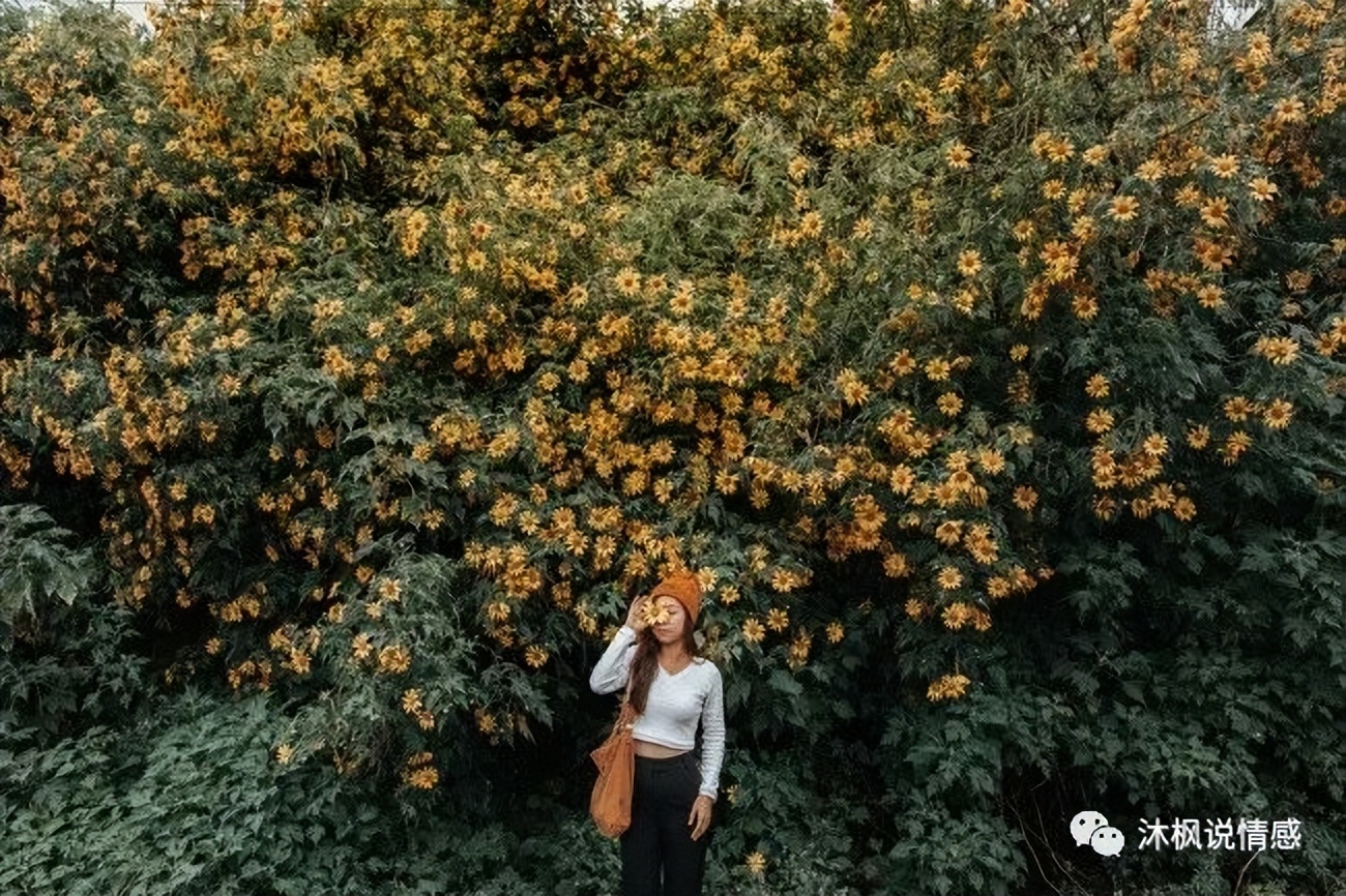 分手对方很绝情应该每天问候吗,分手了对方很绝情要去找她吗