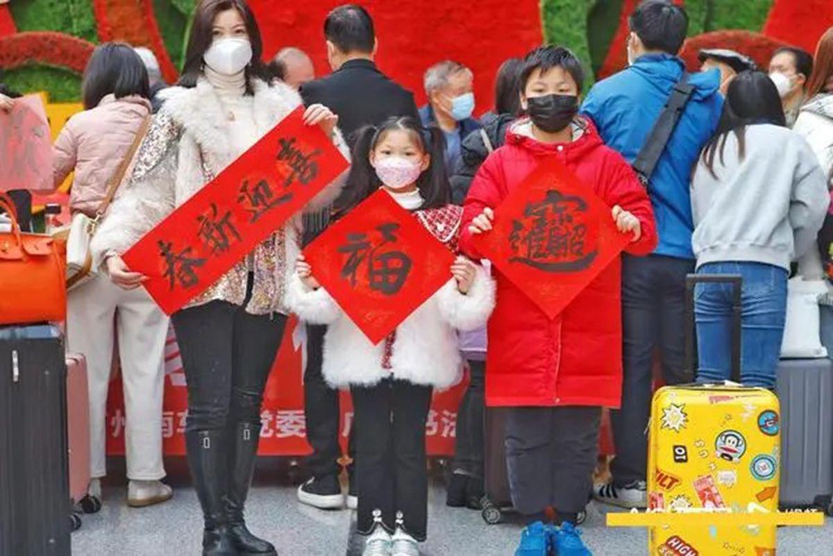 过年给孩子压岁钱是大有讲究的,过年小孩子压岁钱给多少合适