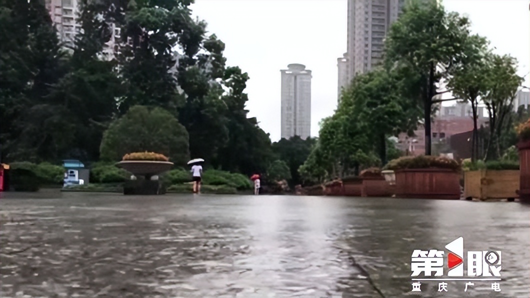 重庆局地迎暴雨天气,重庆多地有雷雨局地暴雨来袭
