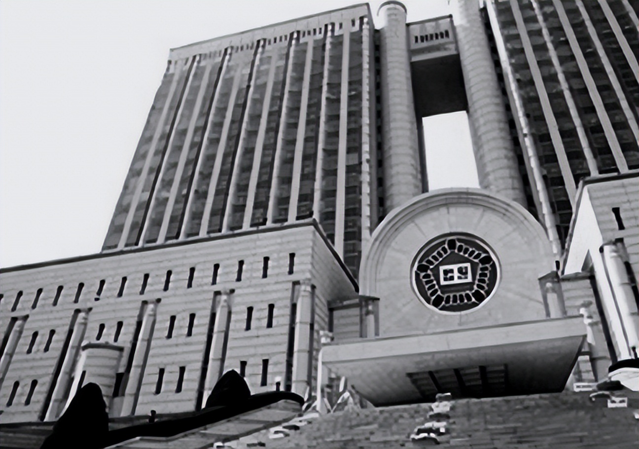 2021年韩国女兵遭侵犯，申诉无门结婚当天自杀，40万人*愿请**彻查