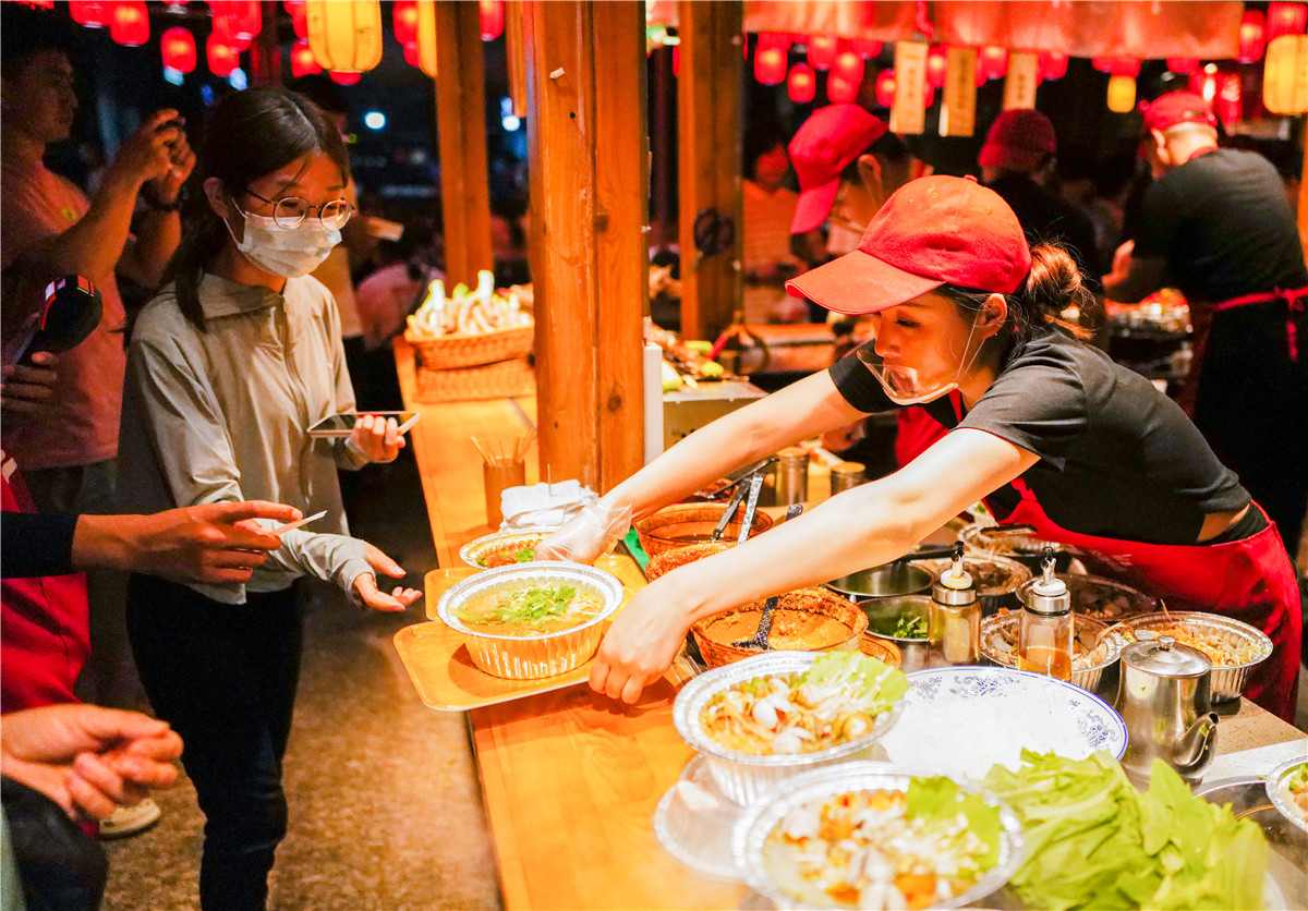 敦煌沙洲夜必吃美食,敦煌特色夜间美食