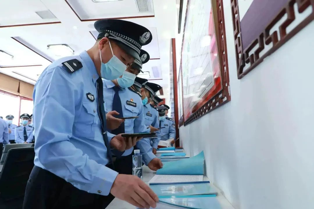 观摩+交流务实高效促提升——周口市平安建设暨公安派出所标准化和“一村（格）一警”建设淮阳现场会召开