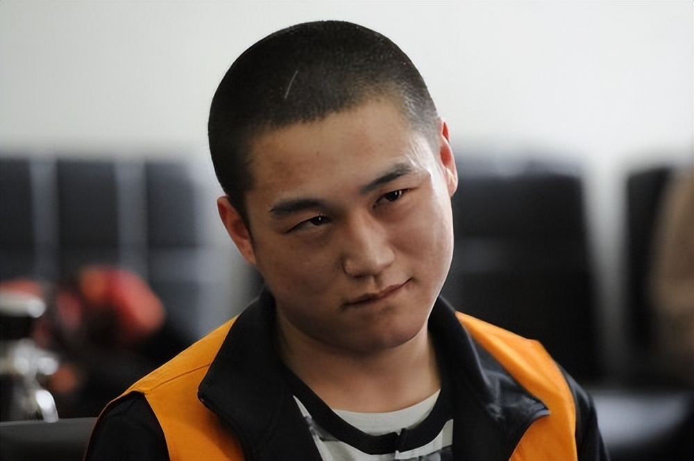 90后杀手被判死刑一脸微笑,90后杀手判死刑