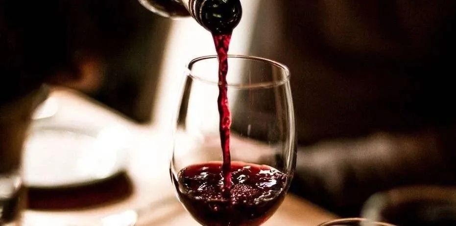 红酒怎么醒酒的操作方法图解,红酒醒酒正确方法醒多久