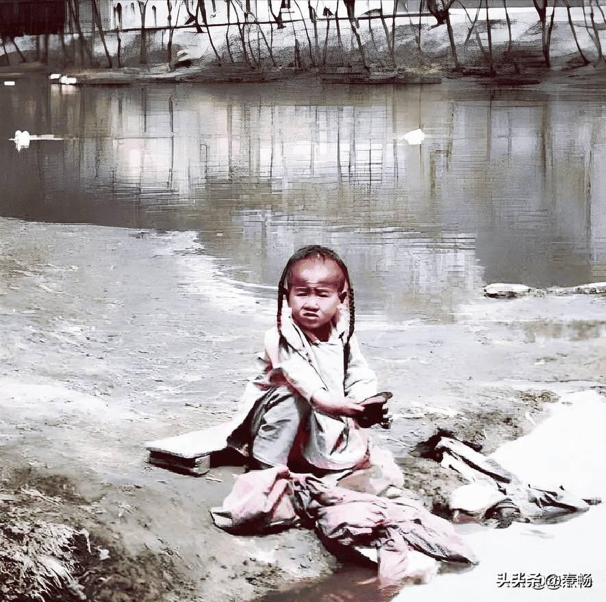 【晚清风情展】30张老照片展现花楼女子媚态，丰乳肥臀