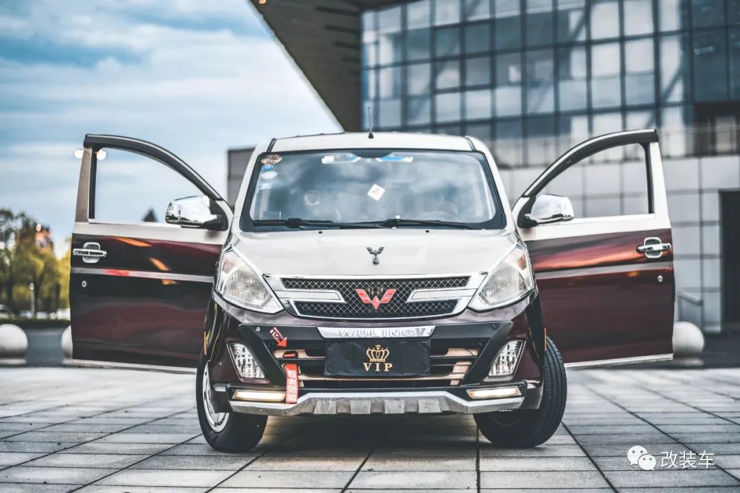 五菱荣光v七座变四座,五菱荣光v新款五座