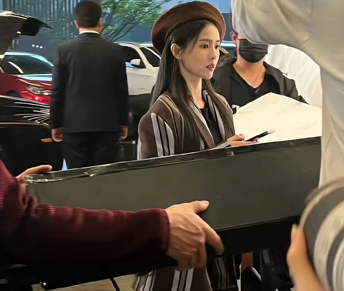 以爱为营白鹿在开机仪式说话,以爱为营白鹿出场