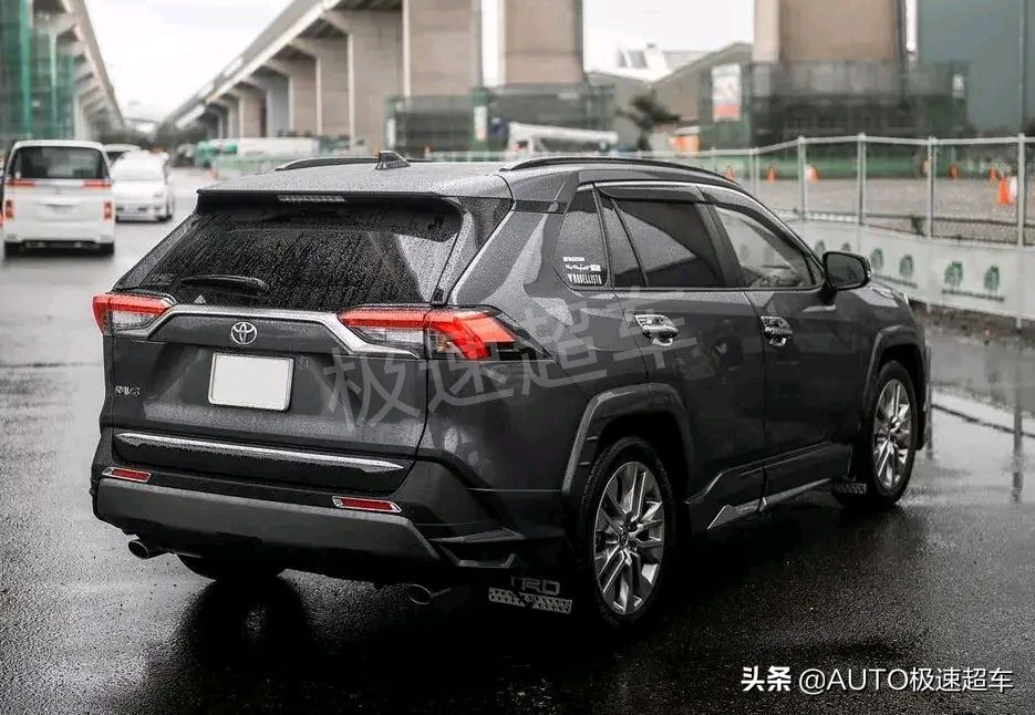 丰田rav4荣放2023款低配落地价,2023rav4荣放四驱探险版油耗是多少