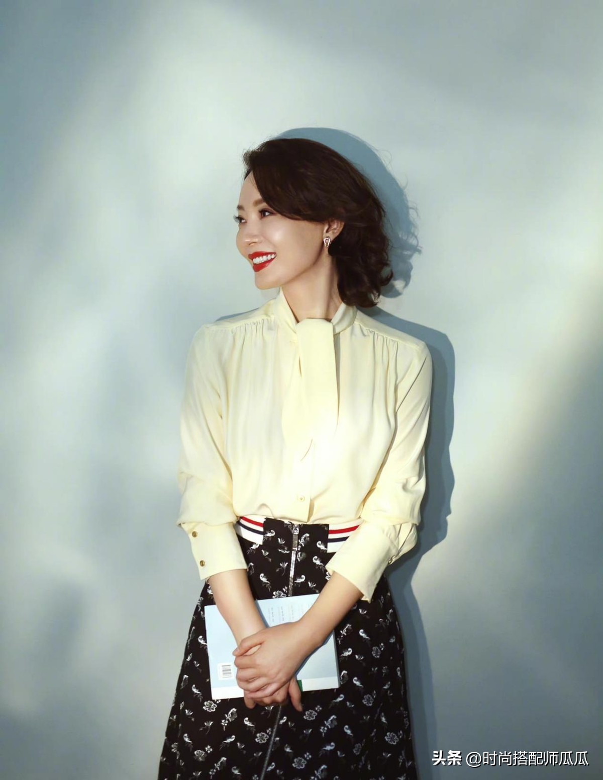 43岁陈数最美穿搭讲解,陈数精致干练西装穿搭