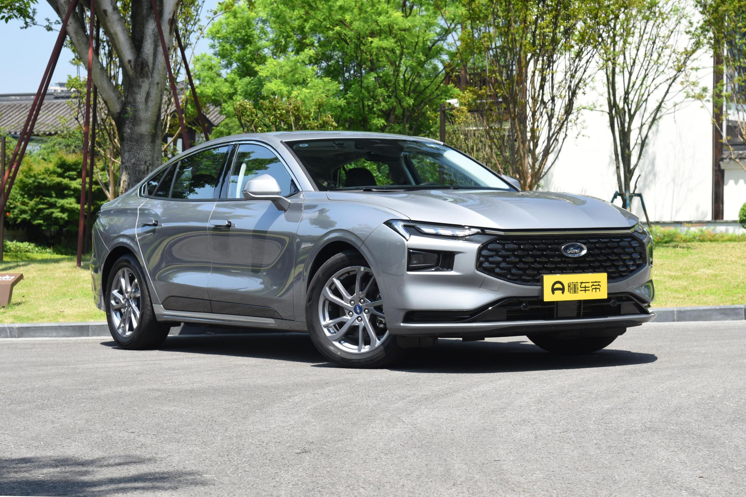 2023款福特蒙迪欧最新价格,2023款蒙迪欧1.5T豪华手机支架