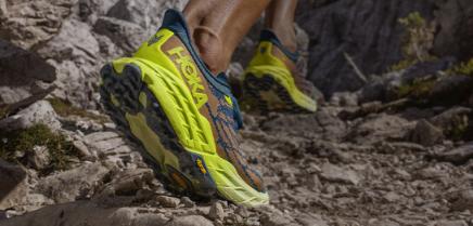 最耐穿的越野跑鞋排行榜前十名,跑者世界十佳越野跑鞋