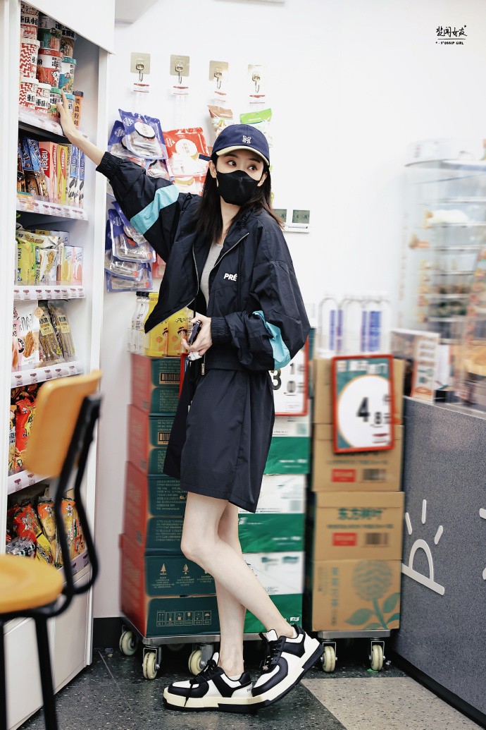 张小斐成名前后对比衣品,好事成双张小斐衣品