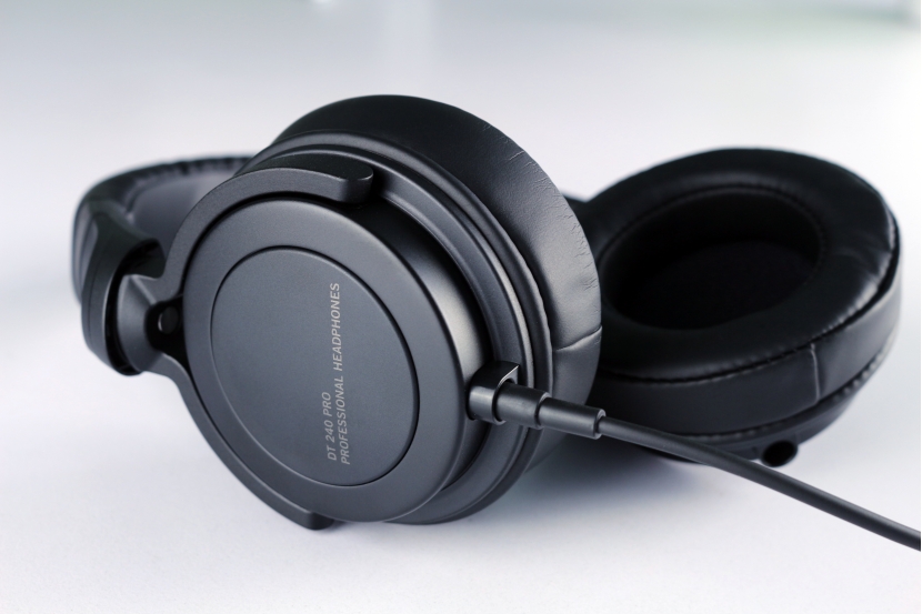 拜亚dt240pro,拜亚入门监听耳机推荐评测