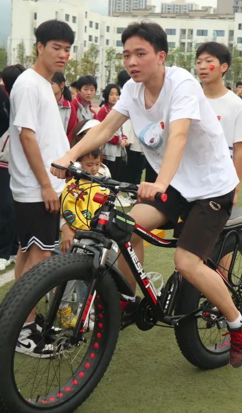 重庆黔江黔中学校运动会,重庆黔江民族中学第30届运动会