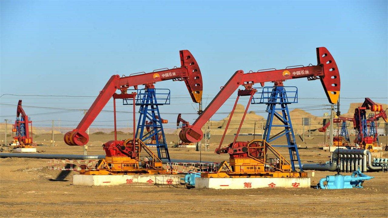 中国为何需每年进口大量原油,为何高价进口原油低价卖成品油