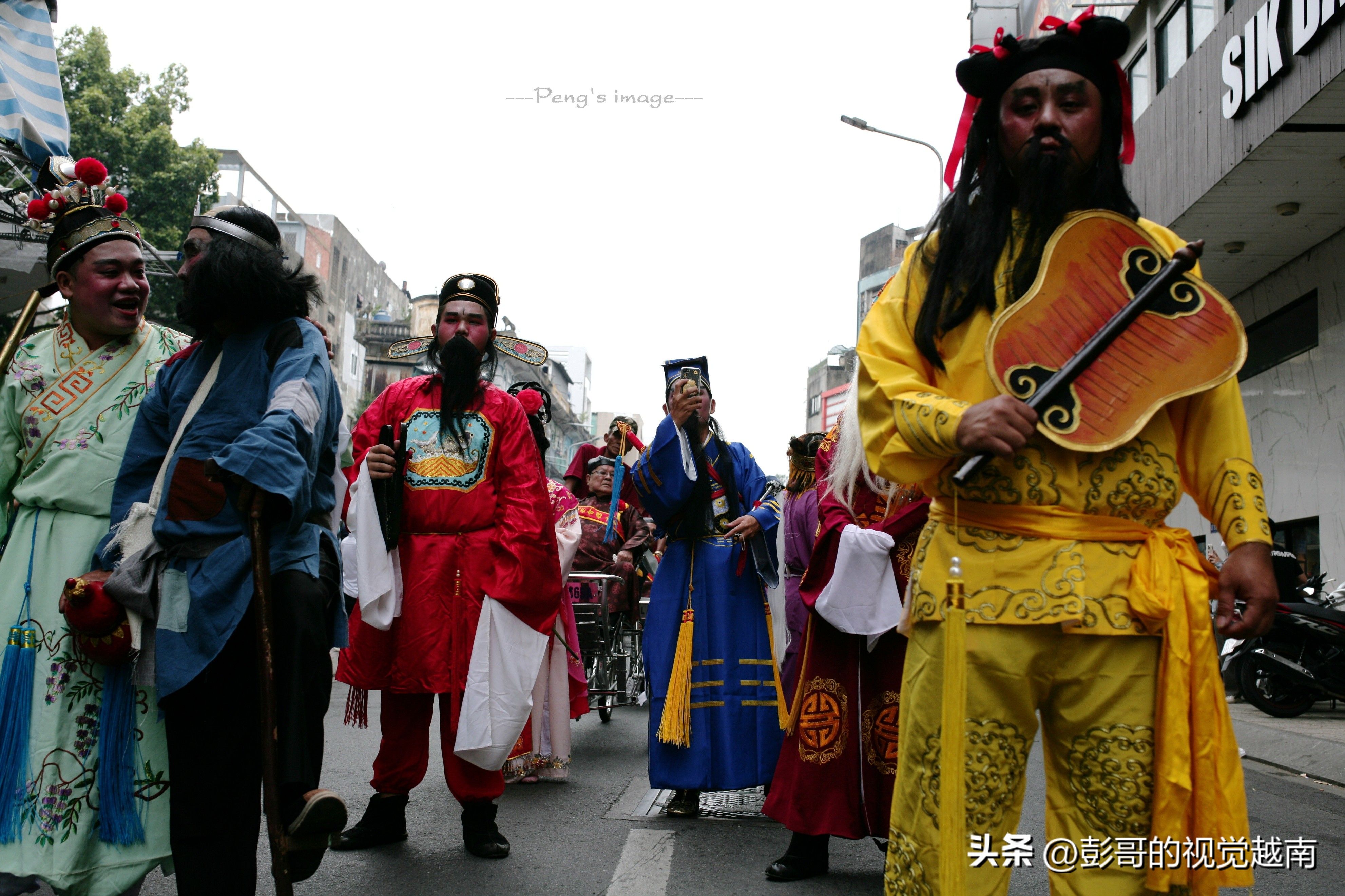 越南西貢華人的【恭請關聖帝君聖駕出遊】活動。