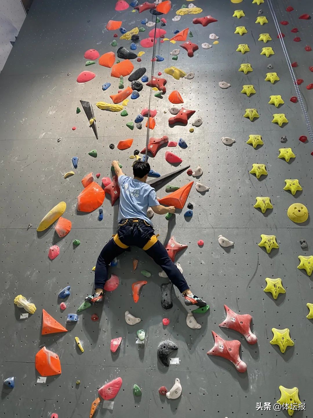 邬周啸：抛开996跨界创业，靠IT思维经营小众攀岩馆｜体坛朋友圈