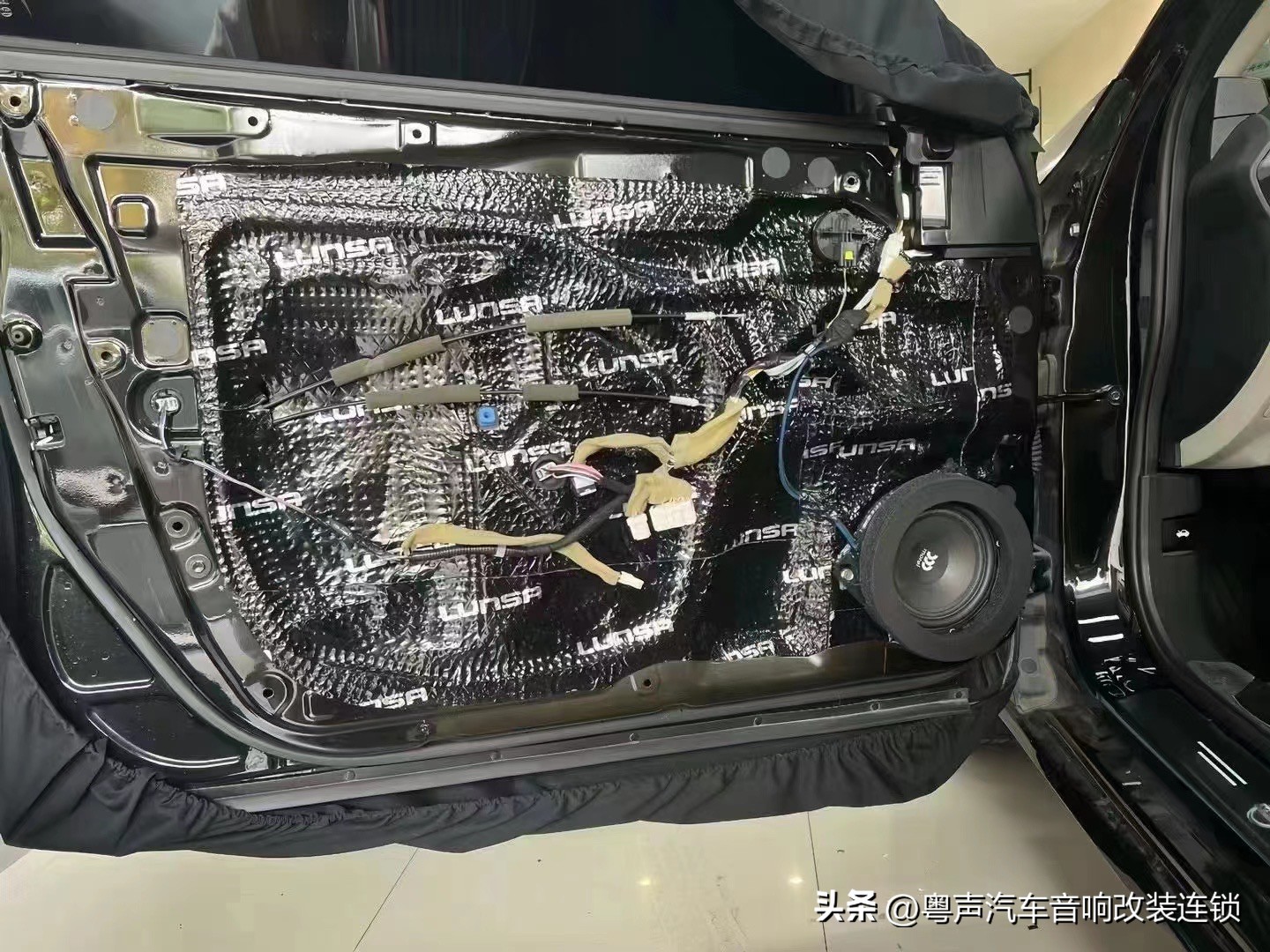 日产天籁音响升级,七代天籁改摩雷音响