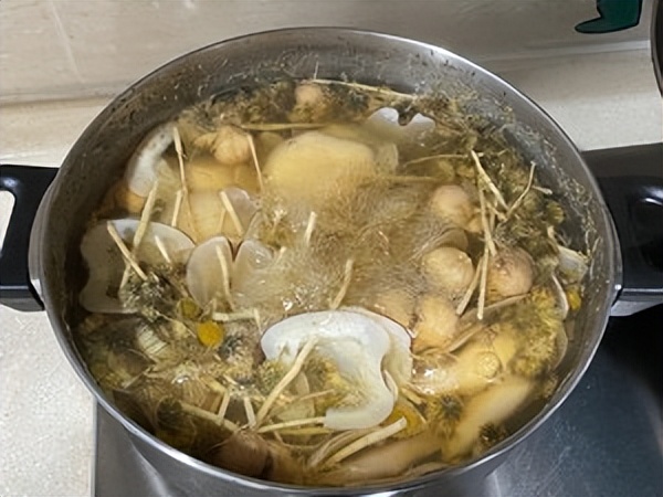 海底椰雪梨片降火,清热去火海底椰秋梨冻