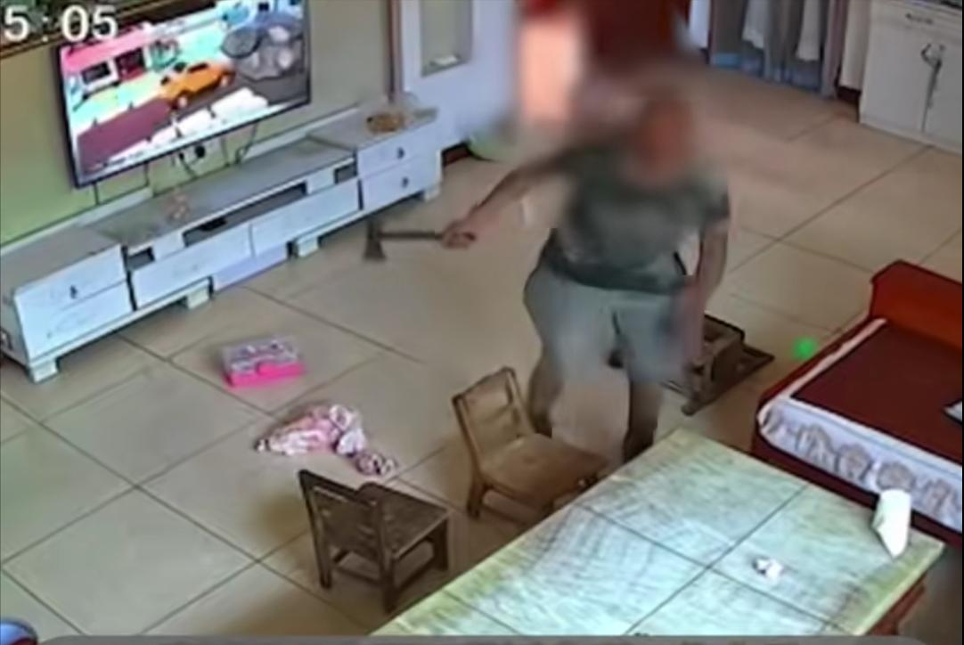 邻居土地纠纷打架死人,土地纠纷6岁男孩被邻居追砍