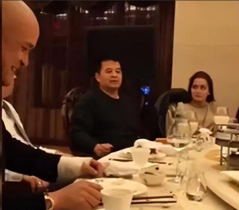 这一次，64岁的毕福剑，不再被世界宽容