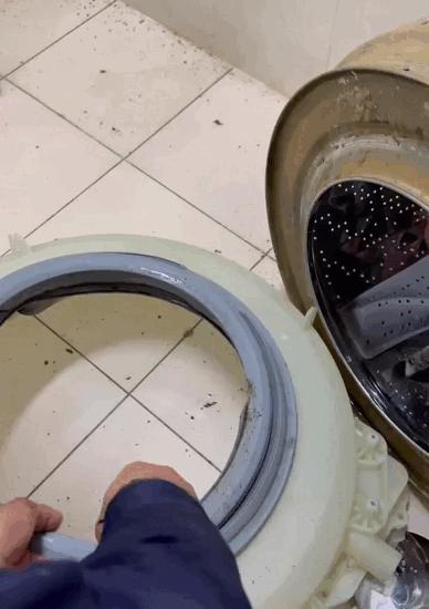 洗衣机用久了，衣服容易洗不干净？