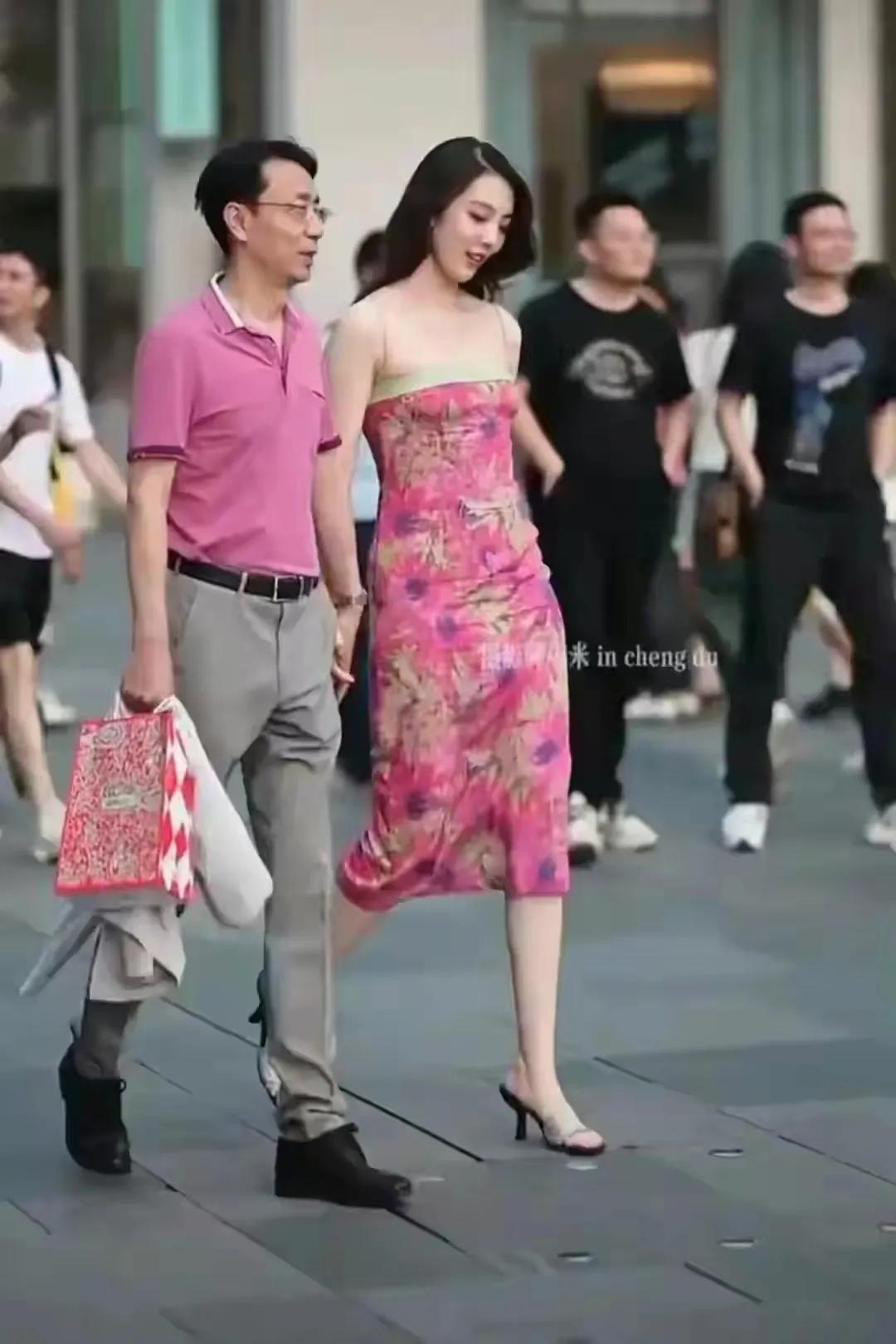 成都太古里牵手门事件影响,中石油高管牵手门事件是真是假