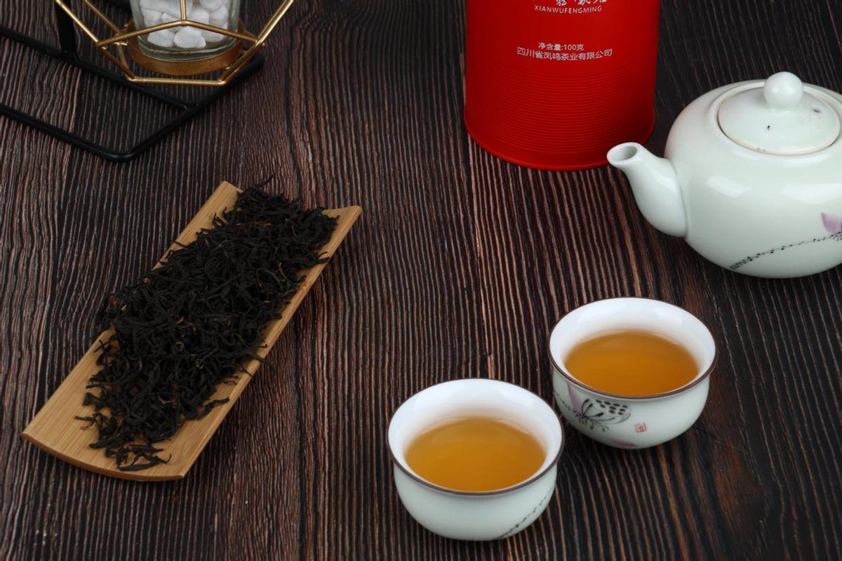 天冷了一起喝红茶暖身吧,红茶茶性温和特别适宜冬季饮用