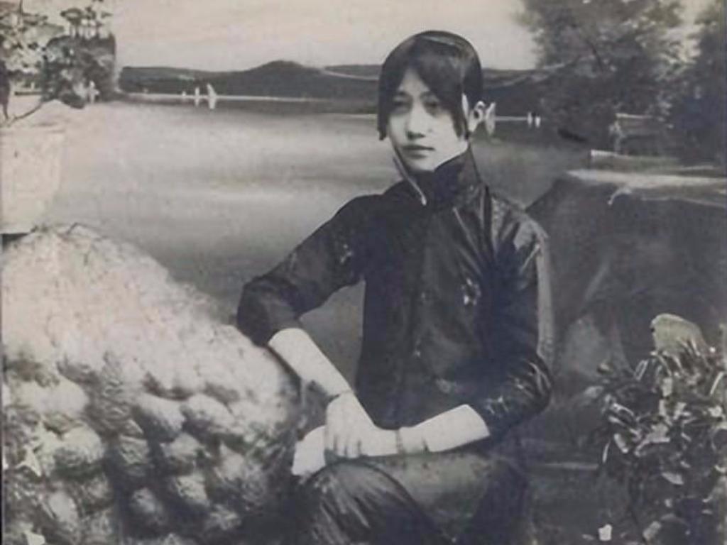 14岁*楼青**女子嫁做都督夫人，带四个女儿创建锦江饭店，成商业大亨