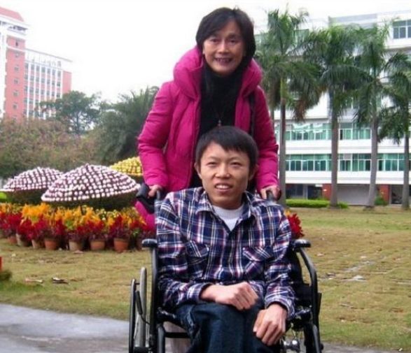 汶川地震中捐献所有积蓄的乞丐,为汶川捐款的乞丐龚忠诚现状