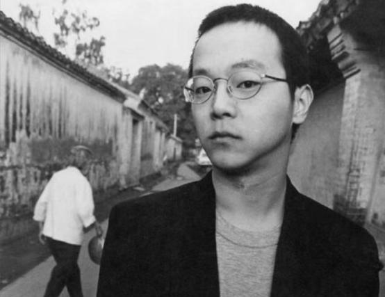 年轻时帅炸天的8位男星，中年后，有人胖快200斤，有人秃成地中海