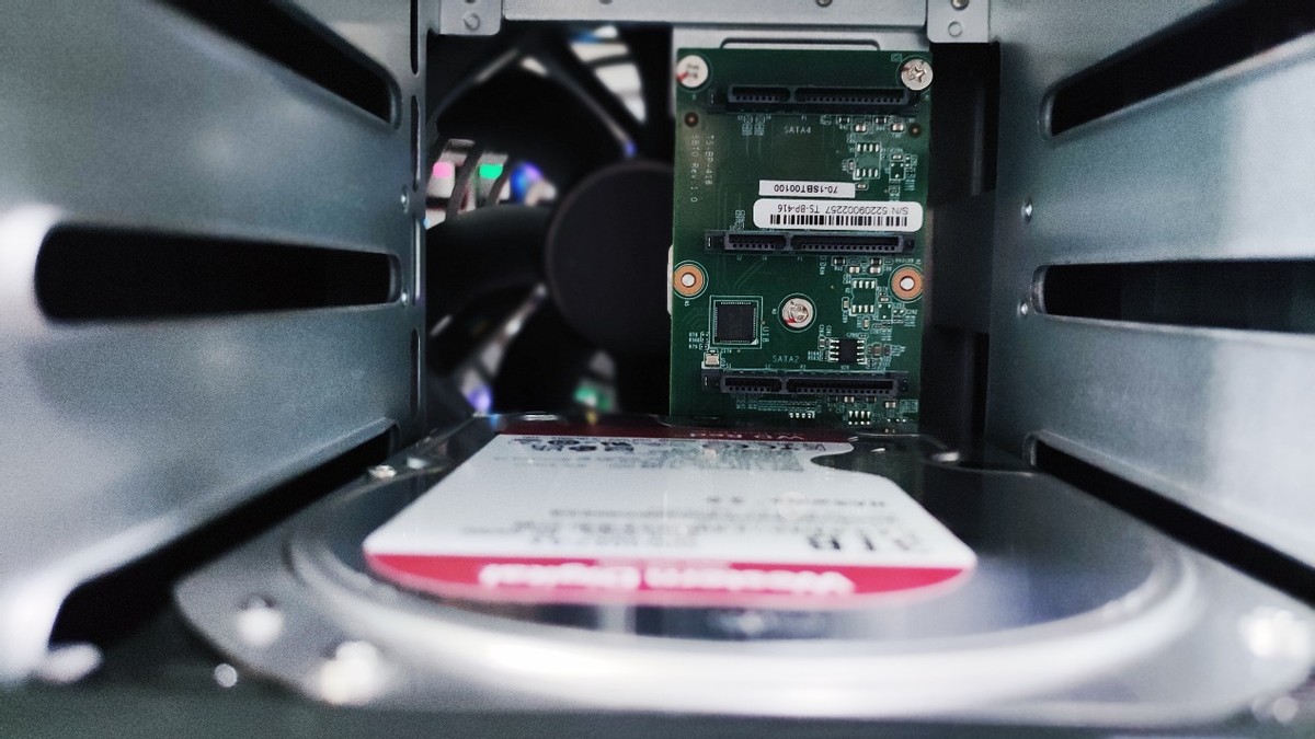 玩转NAS快速上手，我来告诉你有多简单！——威联通TS-416初体验