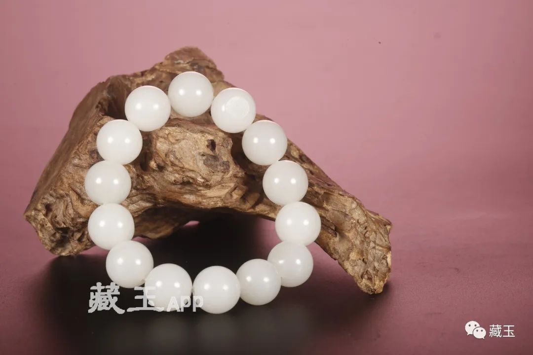 一颗珠子价值4000元,一颗珠子三十元