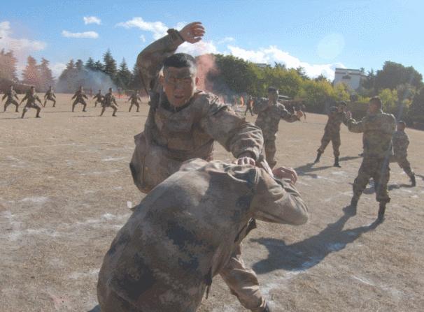 侦察兵热血格斗游戏,铁血侦察兵格斗