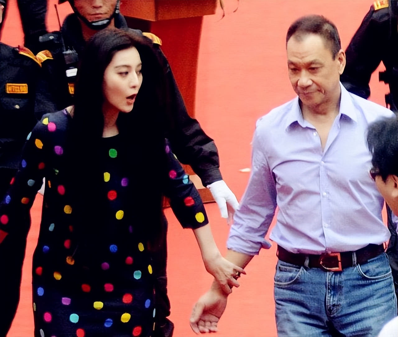 12年后再看王学圻：当年他和相伴40年的发妻离婚，不是因为范冰冰