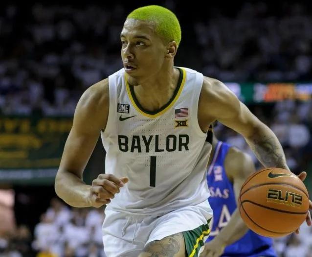 抢断周琦打败东契奇,波尼特卡抢断周琦