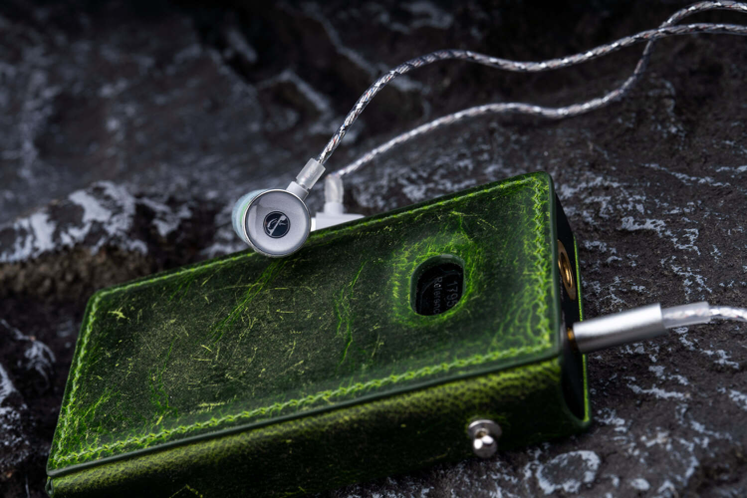 【不废话速评】仅售89元的竹林鸟霜华