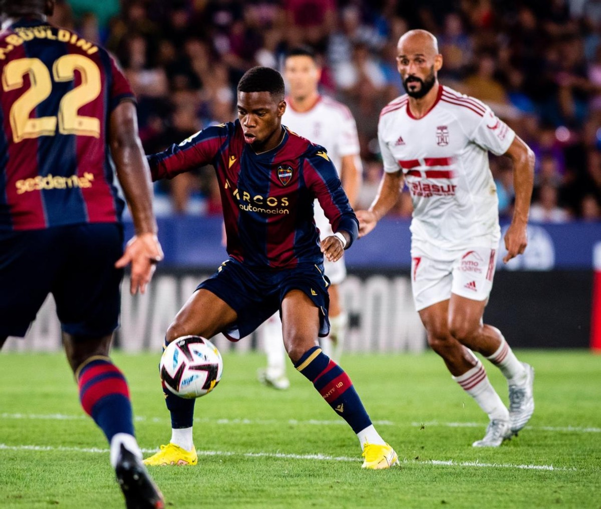 昔日妖星小查理·穆松达：从超新星到路人甲令我感孤寂！