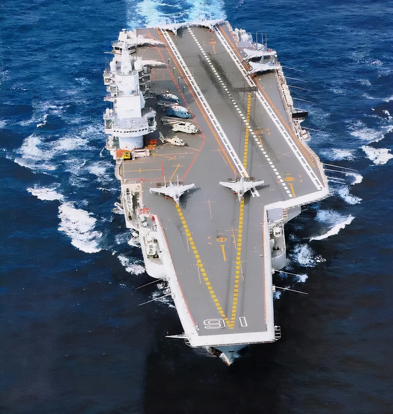 航母辽宁舰成功起降歼15舰载机,辽宁舰御用摄影师视频