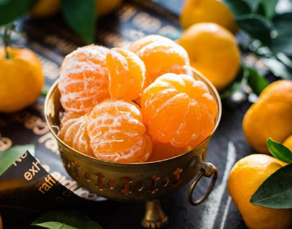 砂糖橘吃多会变黄，好吃到停不下来，究竟是何原因又该怎么办呢？