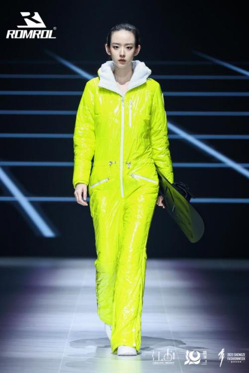 2023年新款时尚女装盐系气质,盛泽时尚女装